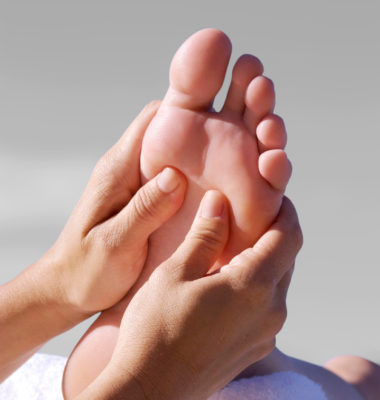 foot-massage-1428388-reducida-PhotoRoom
