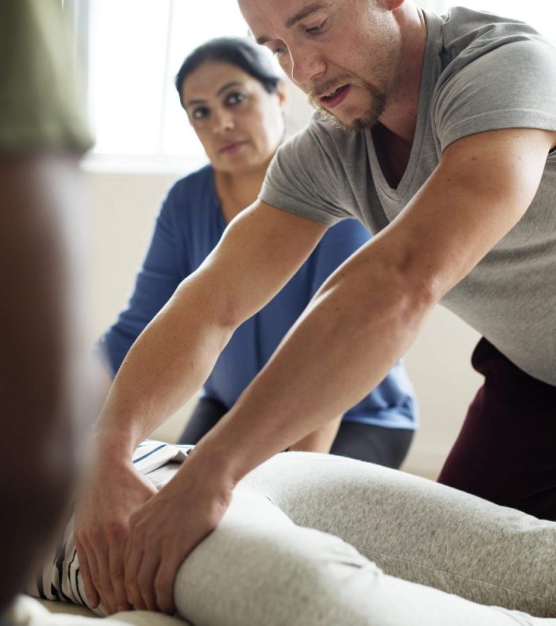 massage-therapy-group-training-class-min